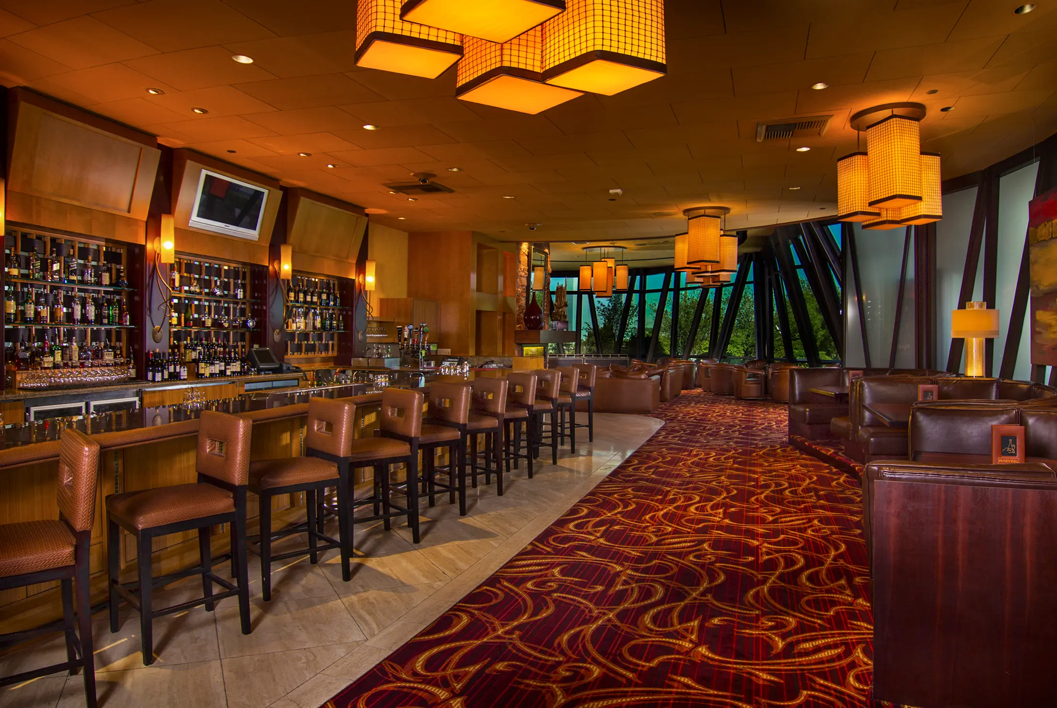 Bar & Lounge Overview 
